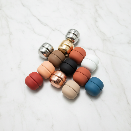 Pins flat lay – marble studio